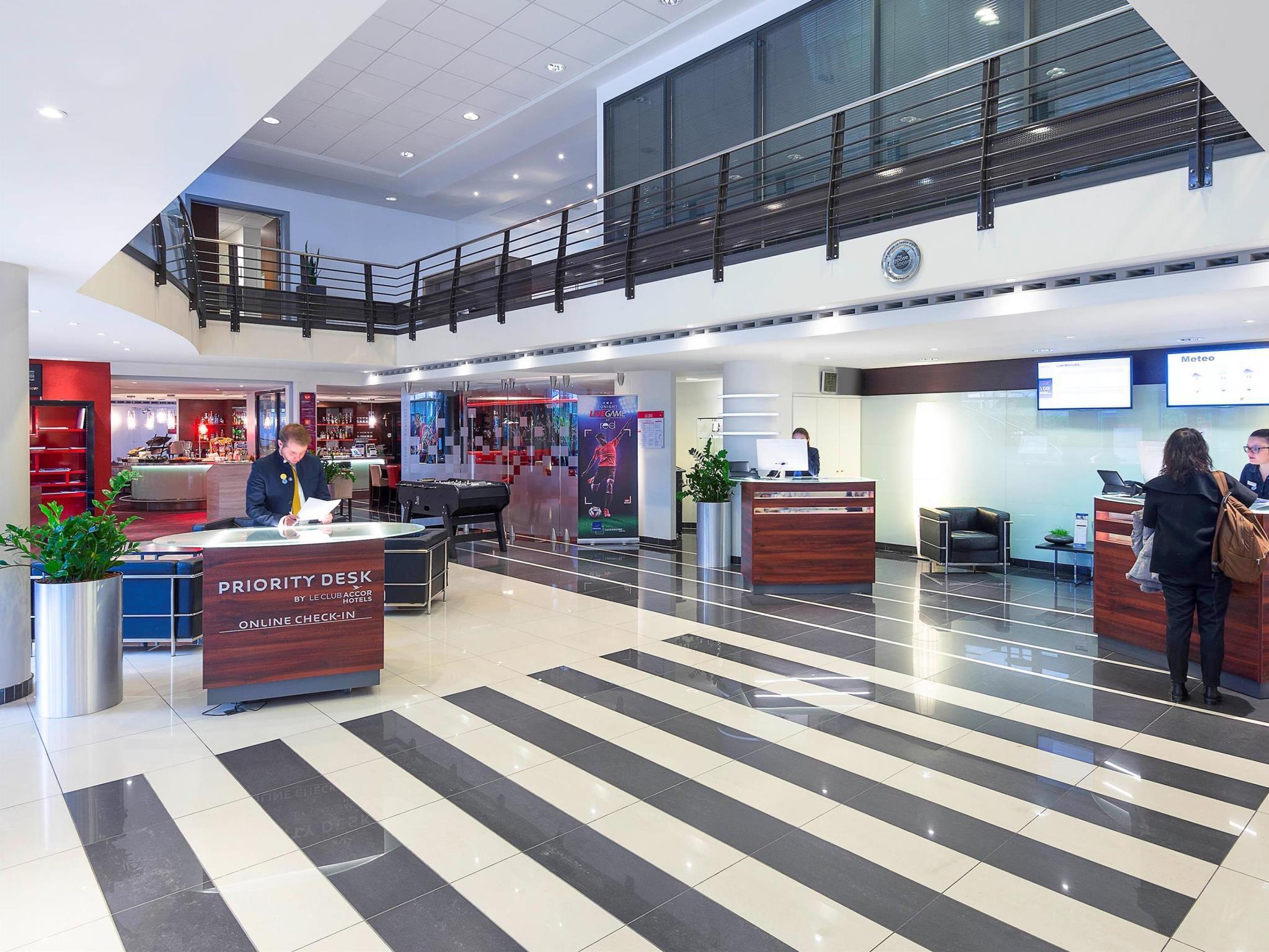 Novotel Luxembourg Centre Exteriör bild